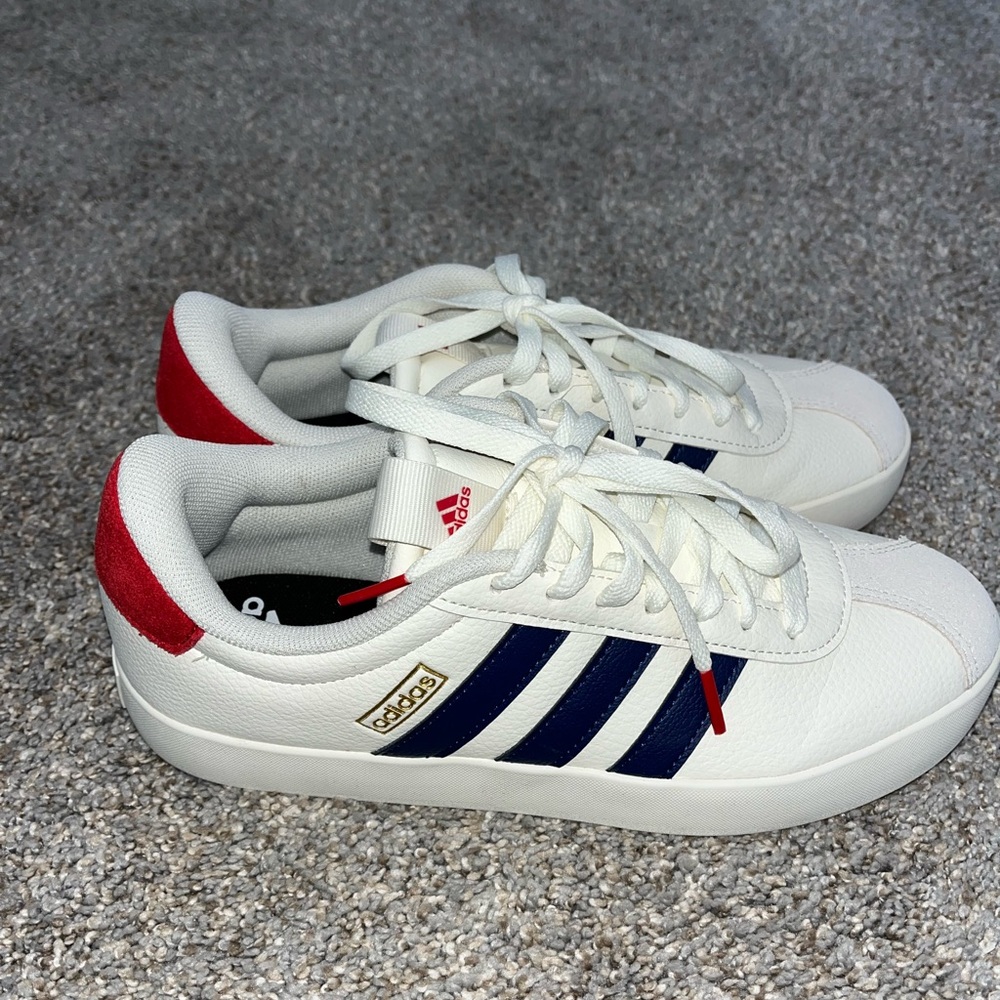 Womens adidas court VL